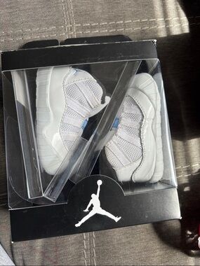 Jordan Infant Retro 11 Crib Shoes in White and Light Blue